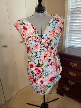 NWT Voodoo Vixen Size L Floral wiggle Dress